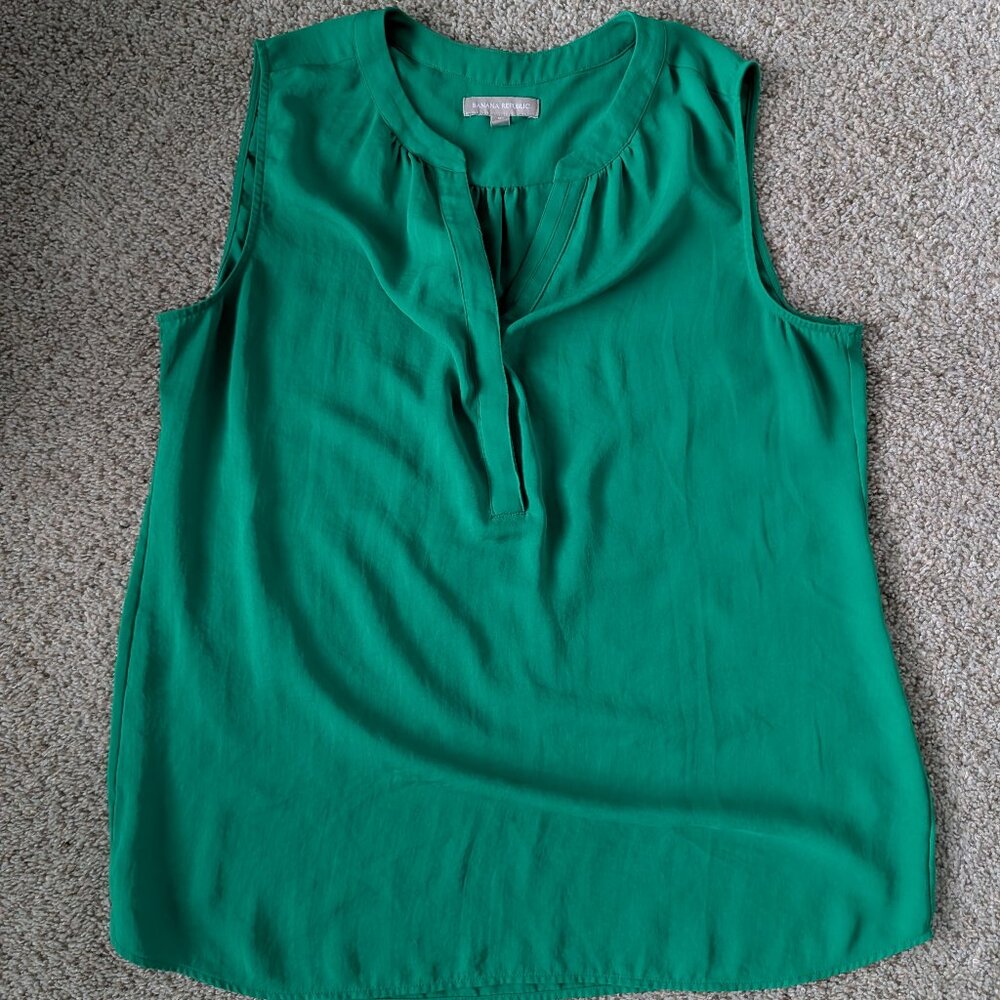 Banana Republic Green Sleeveless Split-Neck Blouse